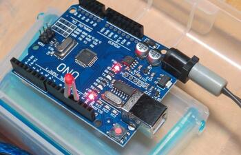 Arduino入門　その1【600円で背中を押してもらう】