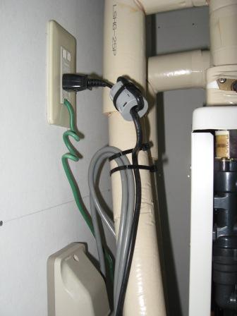 ACラインに分割型コア挿入